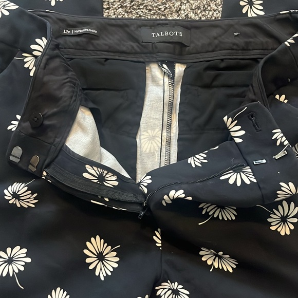 TALBOTS HAMPSHIRE ANKLE PANTS - FLORAL - Picture 7 of 10